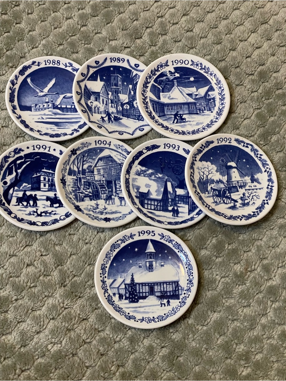 Royal Copenhagen White & Blue Decorative Mini Plate 1988-1995 - hard to find